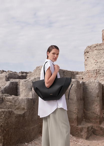 Cyme - Textured Black