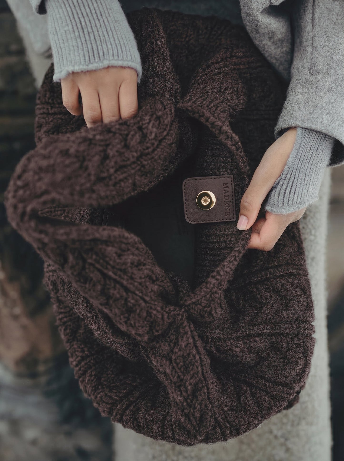 Numéro Neuf Large - Merino Ebony